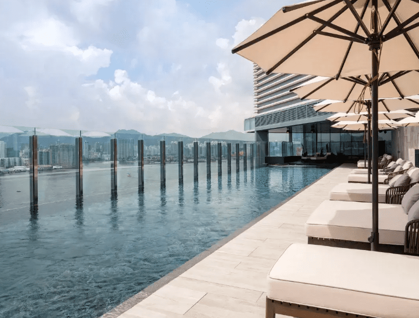 香港維港凱悅尚萃酒店頂層室外露天泳池